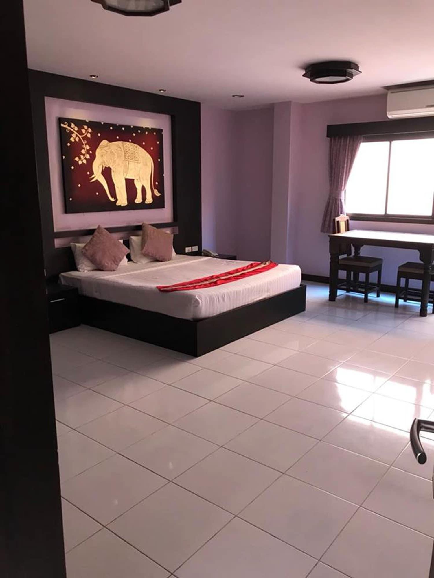 Zip Hotel & Restaurant Паттайя Экстерьер фото