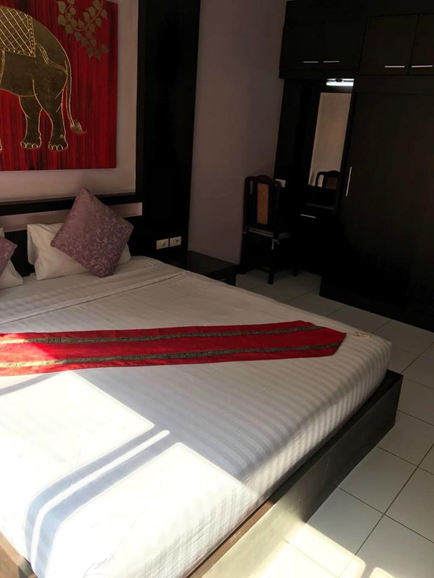 Zip Hotel & Restaurant Паттайя Экстерьер фото