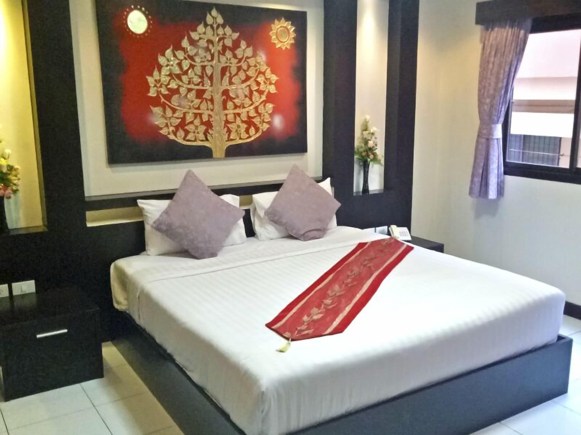 Zip Hotel & Restaurant Паттайя Экстерьер фото