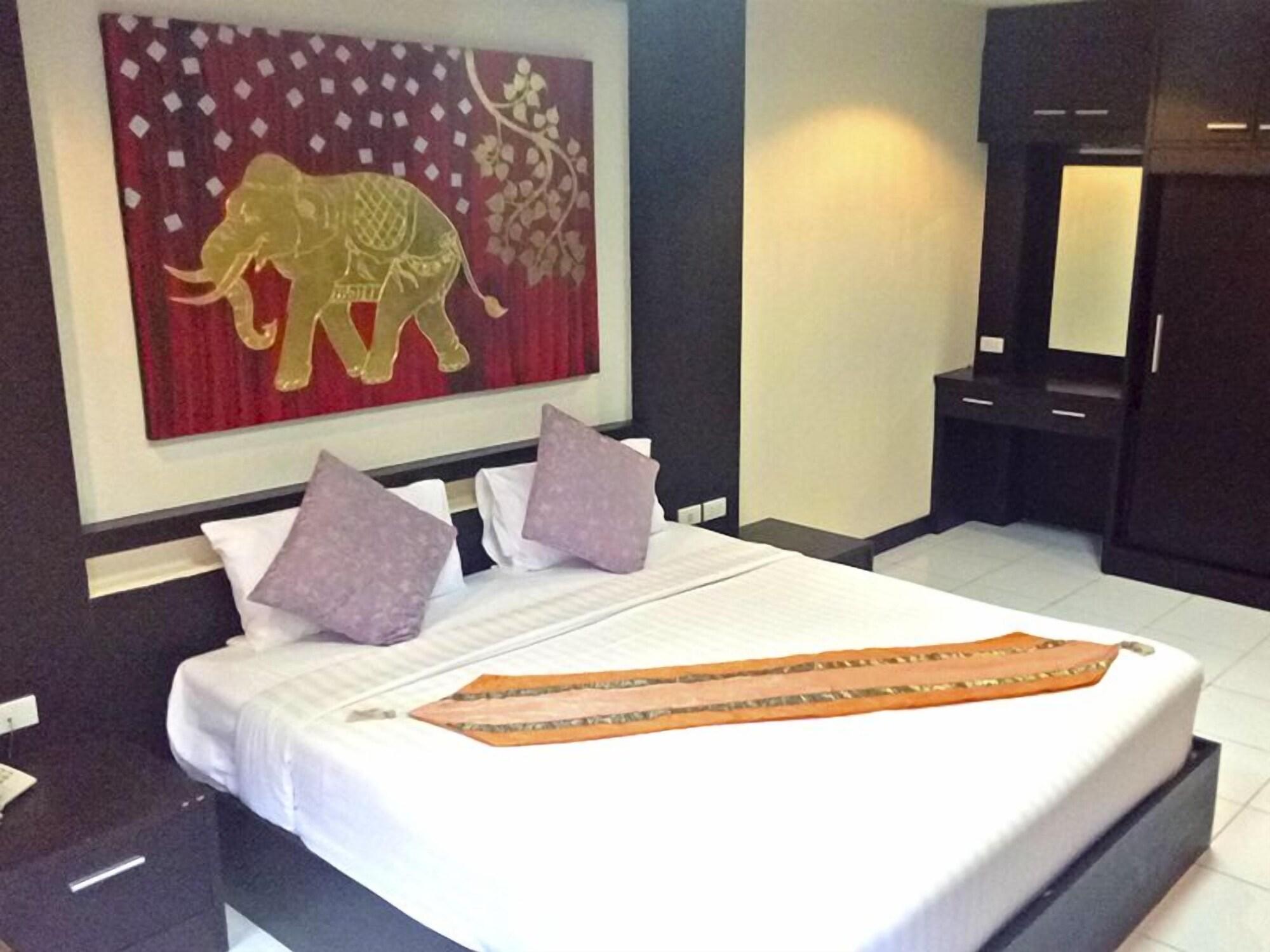 Zip Hotel & Restaurant Паттайя Экстерьер фото