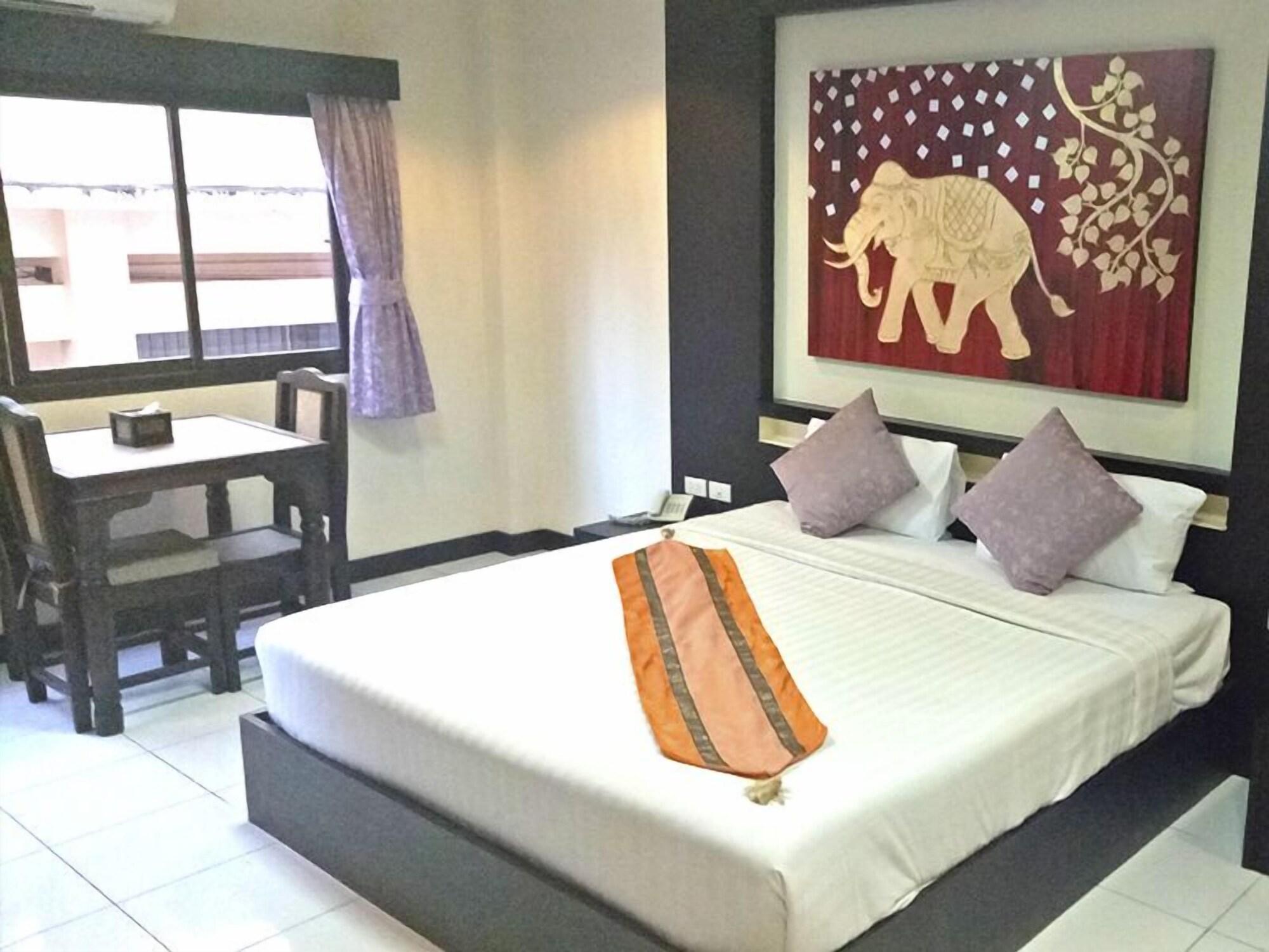 Zip Hotel & Restaurant Паттайя Экстерьер фото