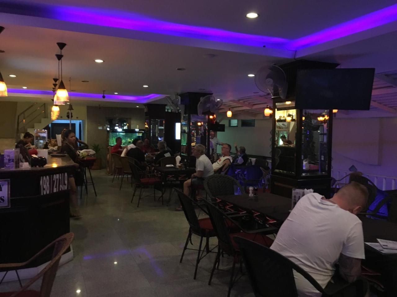 Zip Hotel & Restaurant Паттайя Экстерьер фото